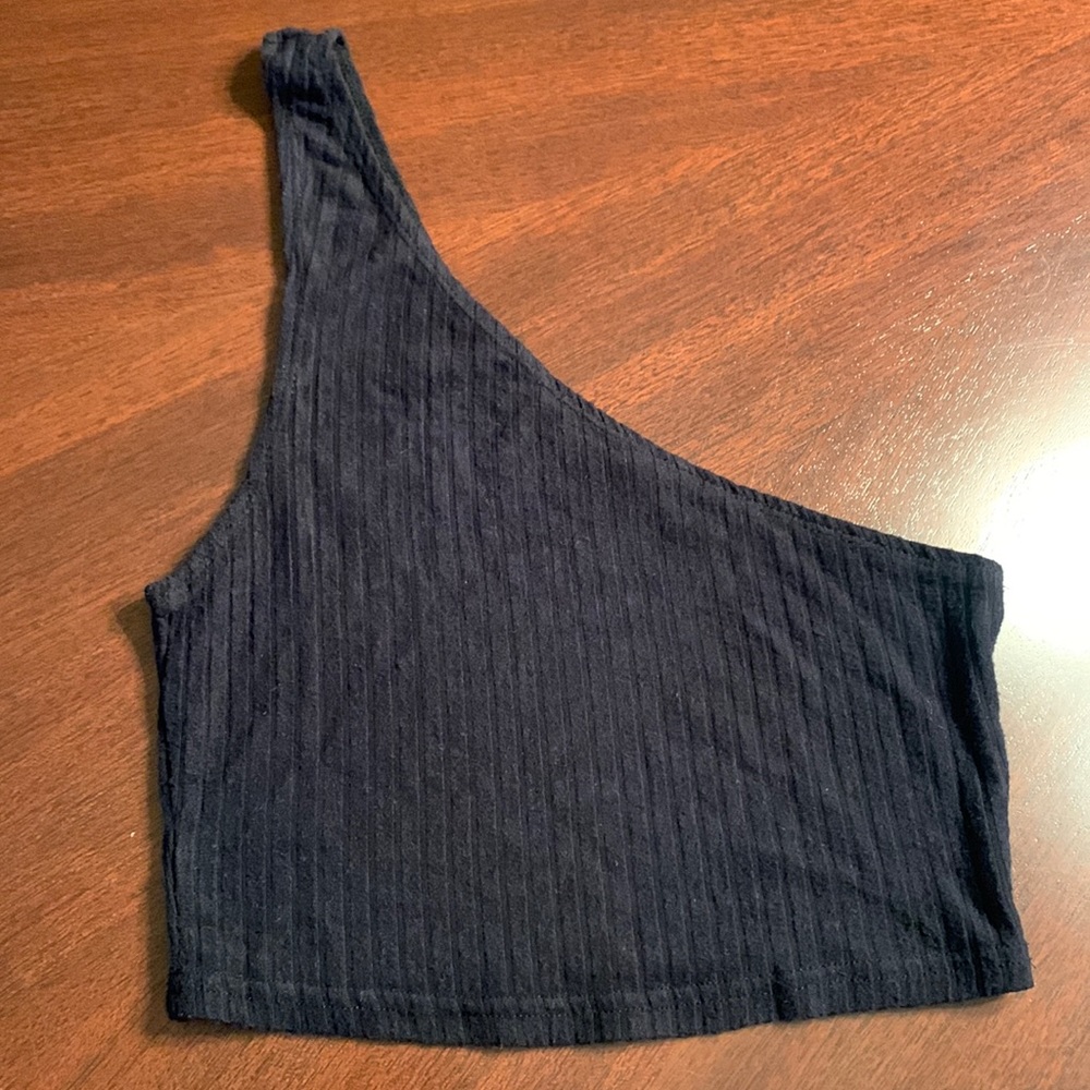 Trendy soft ribbed one shoulder Pac Sun crop top